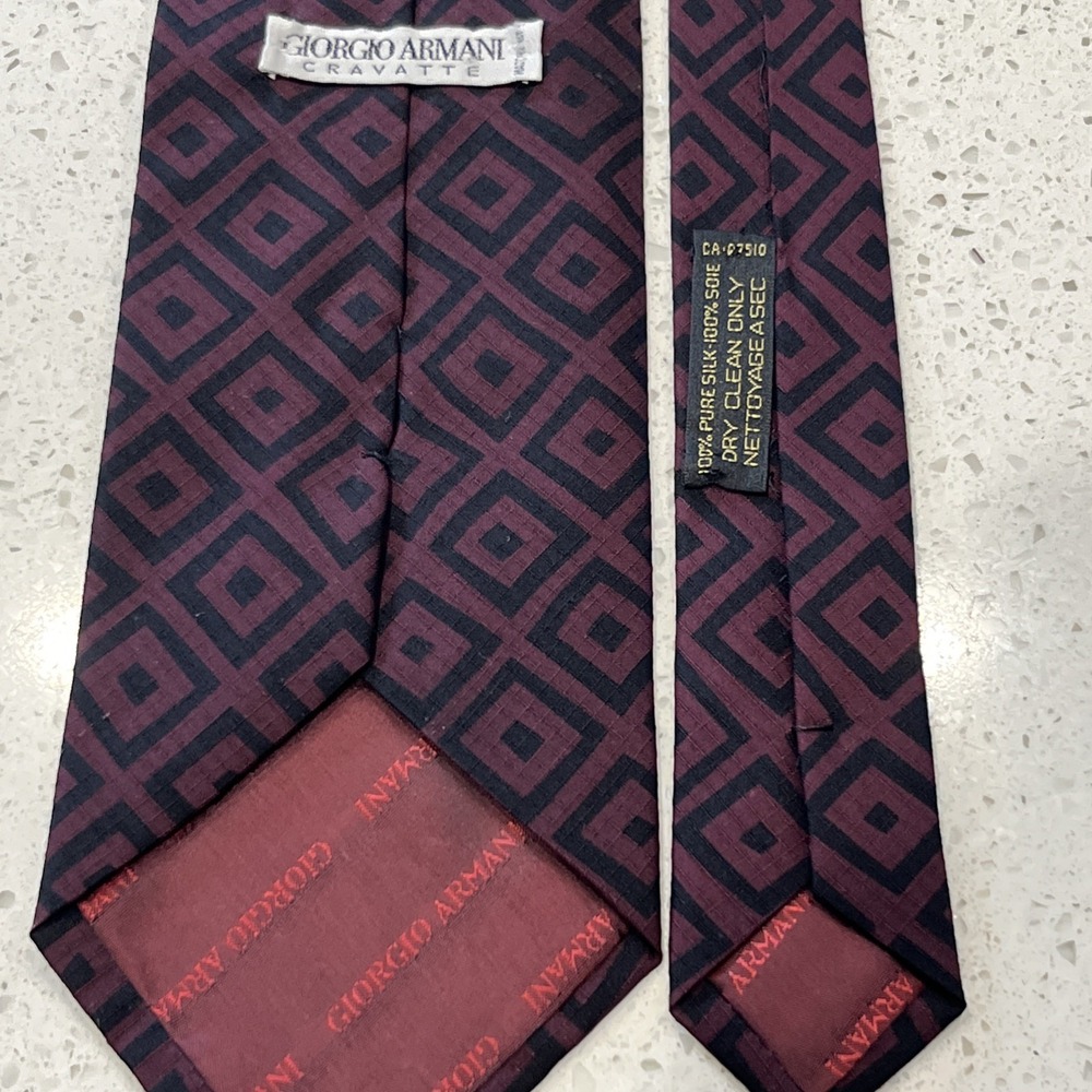 Giorgio Armani Mens Neck Tie Silk Red Geometric Pattern Made In Italy